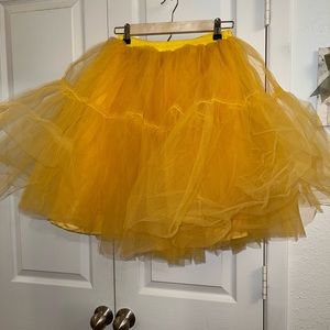 Yellow Crinoline 💛 *Like New*